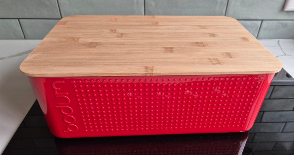 Bodum Broodtrommel Rood met Bamboe Deksel, Witgoed en Apparatuur, Broodroosters, Zo goed als nieuw, Ophalen