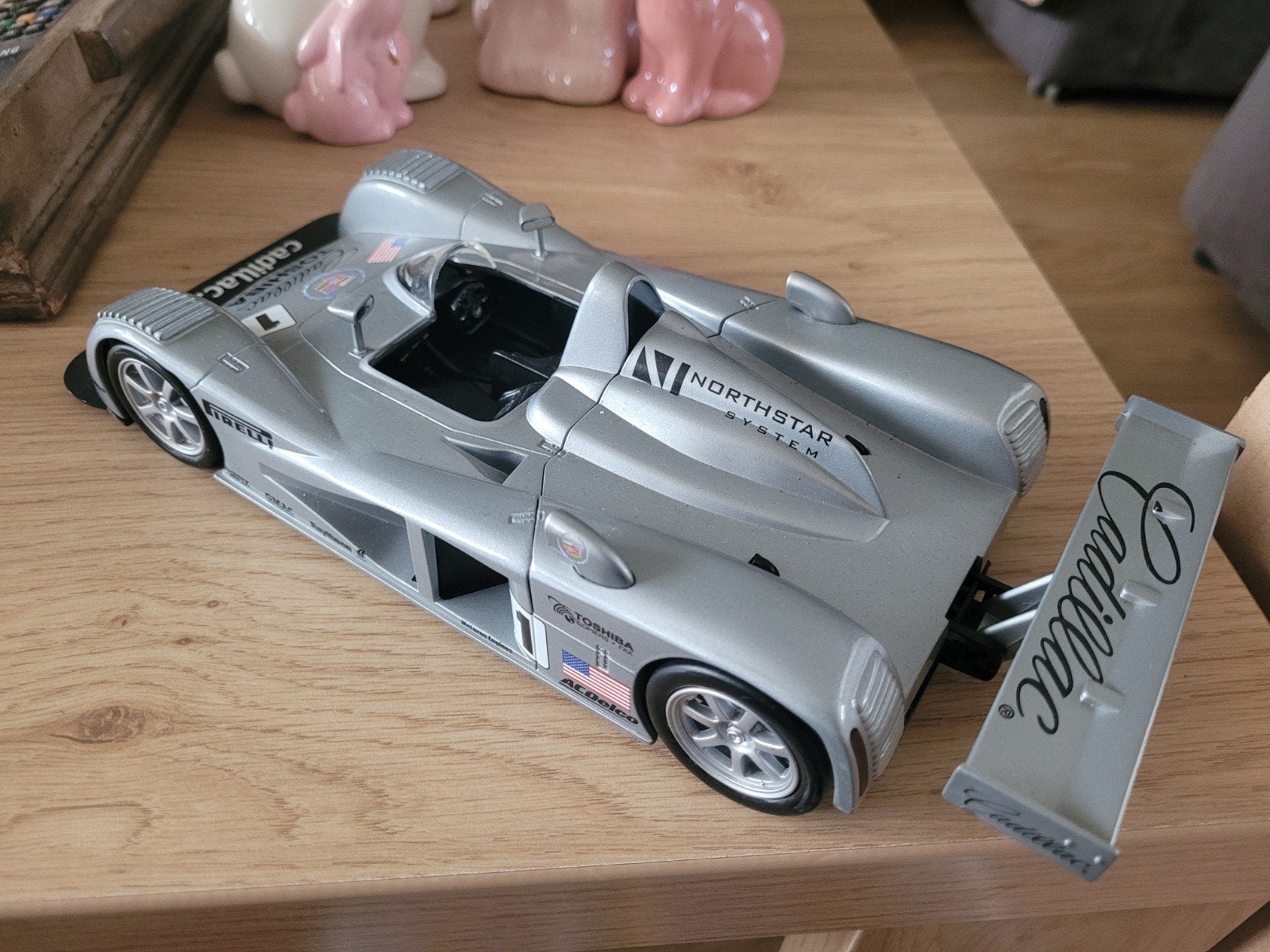 Caddilac lemans, Hobby en Vrije tijd, Modelauto's | 1:18, Ut, UT Models, Ut, Auto