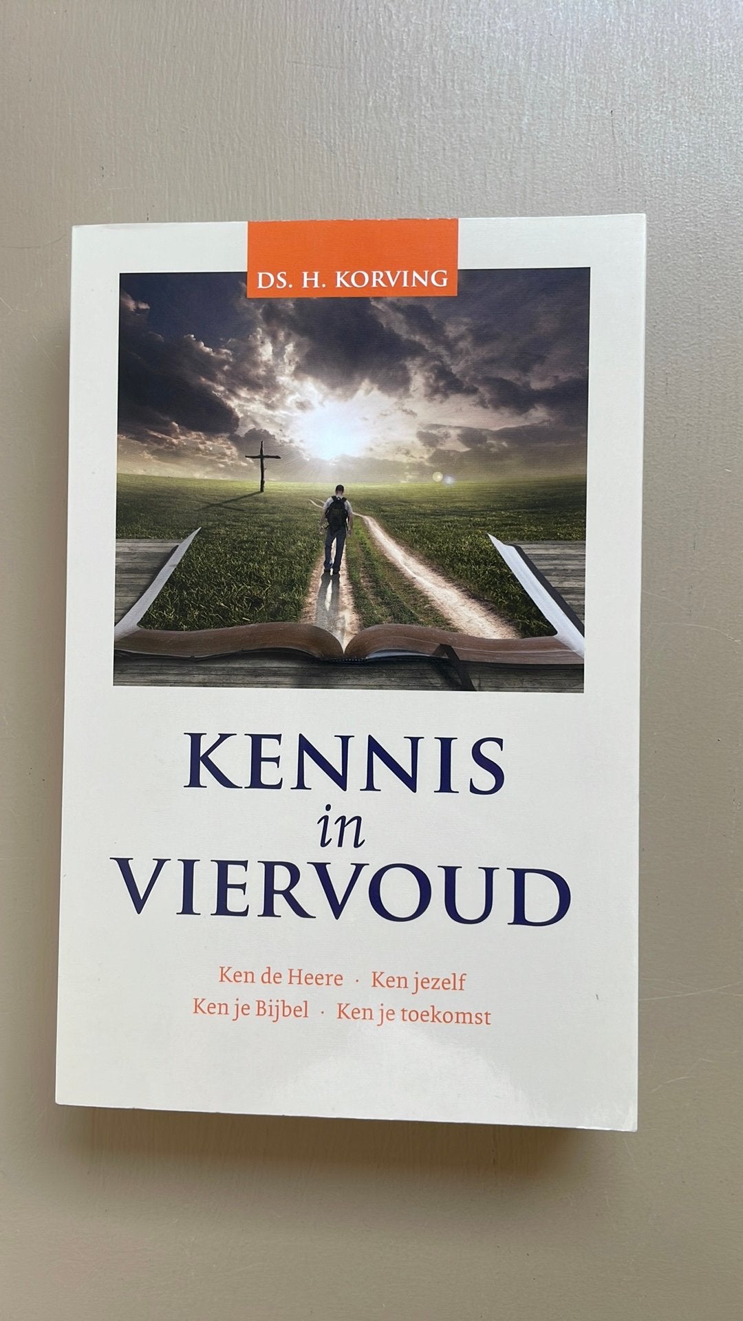 H. Korving - Kennis in viervoud, Ophalen of Verzenden, Zo goed als nieuw, H. Korving