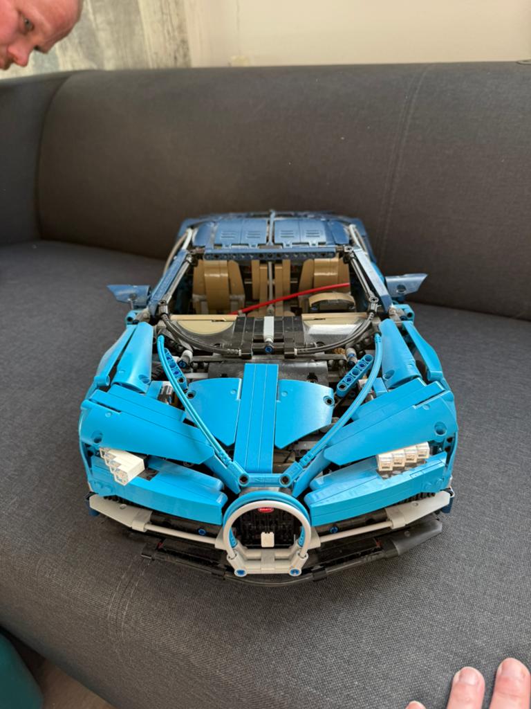 Lego bugatti chiron, Kinderen en Baby's, Speelgoed | Duplo en Lego, Ophalen of Verzenden, Zo goed als nieuw