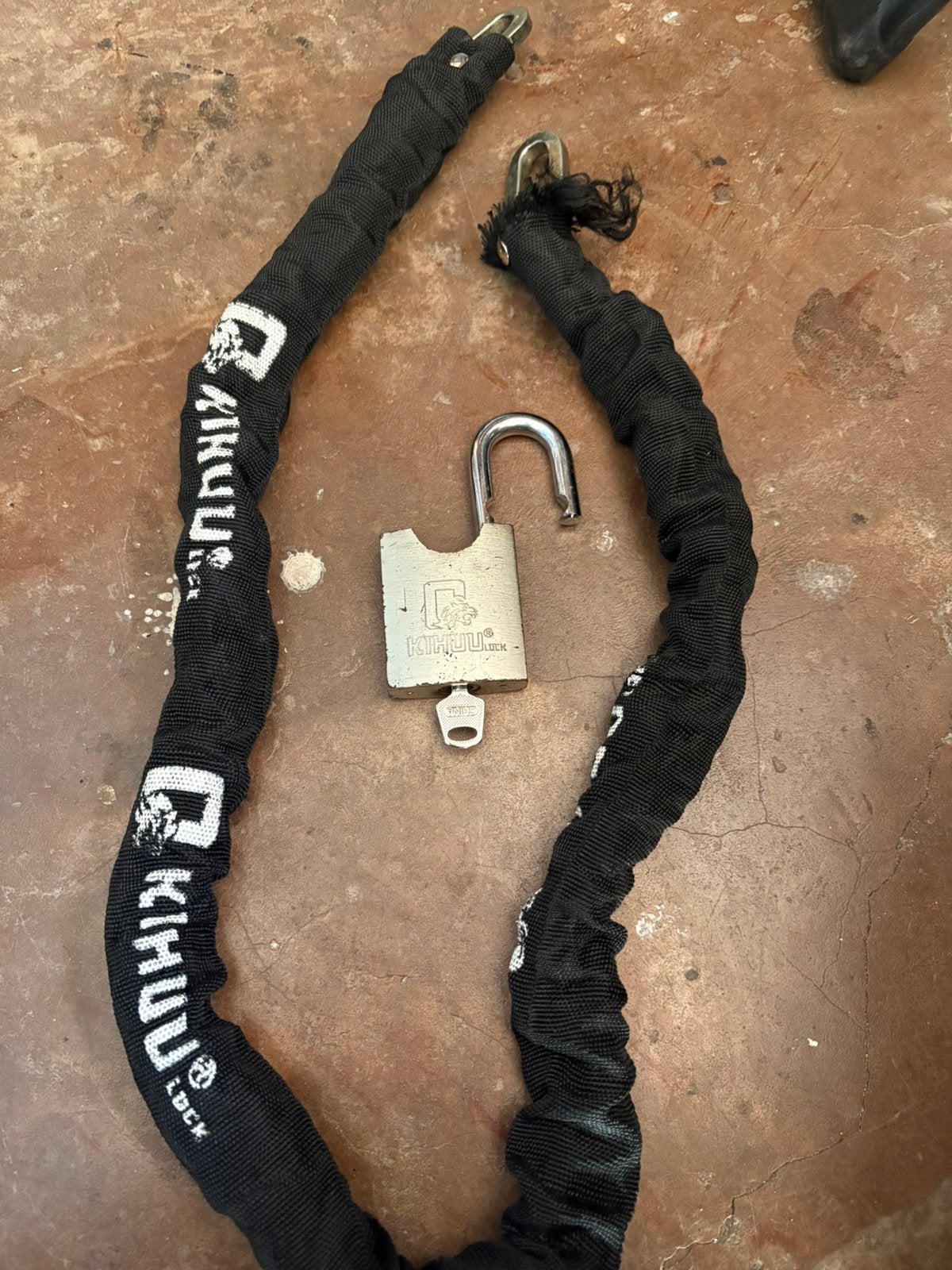 Ketting met hangslot, Ophalen, Zo goed als nieuw