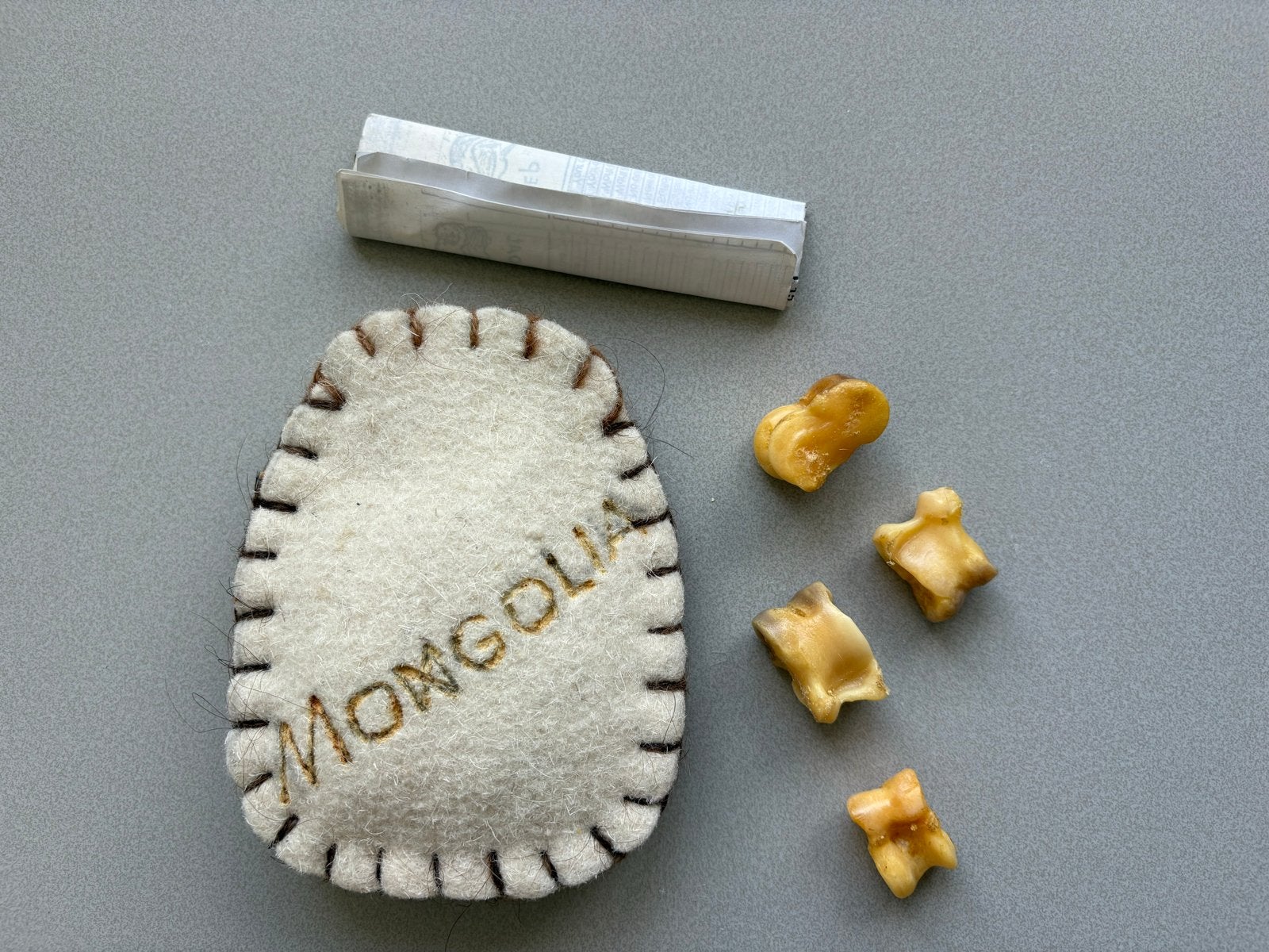 Mongools botjes werpspel in vilten zakje, Een of twee spelers, Ophalen of Verzenden, Gebruikt