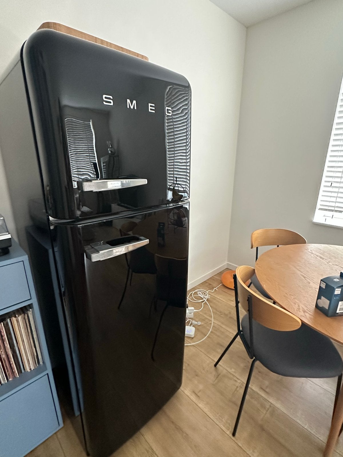 Smeg FAB30 Koelkast Zwart - 6 jaar oud, perfect werkend, Ophalen, 150 tot 200 liter, Gebruikt, 60 cm of meer