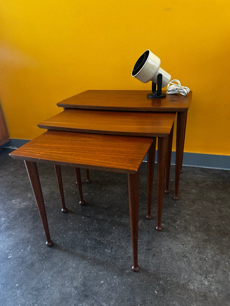 Set deens vintage bijzettafels jaren 50-60, Minder dan 55 cm, Gebruikt, Vintage, Rechthoekig