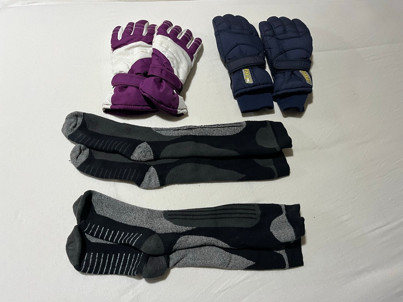 Ski handschoenen en sokken set €10, Ophalen of Verzenden, Gedragen, Maat 38/40 (M), Overige typen