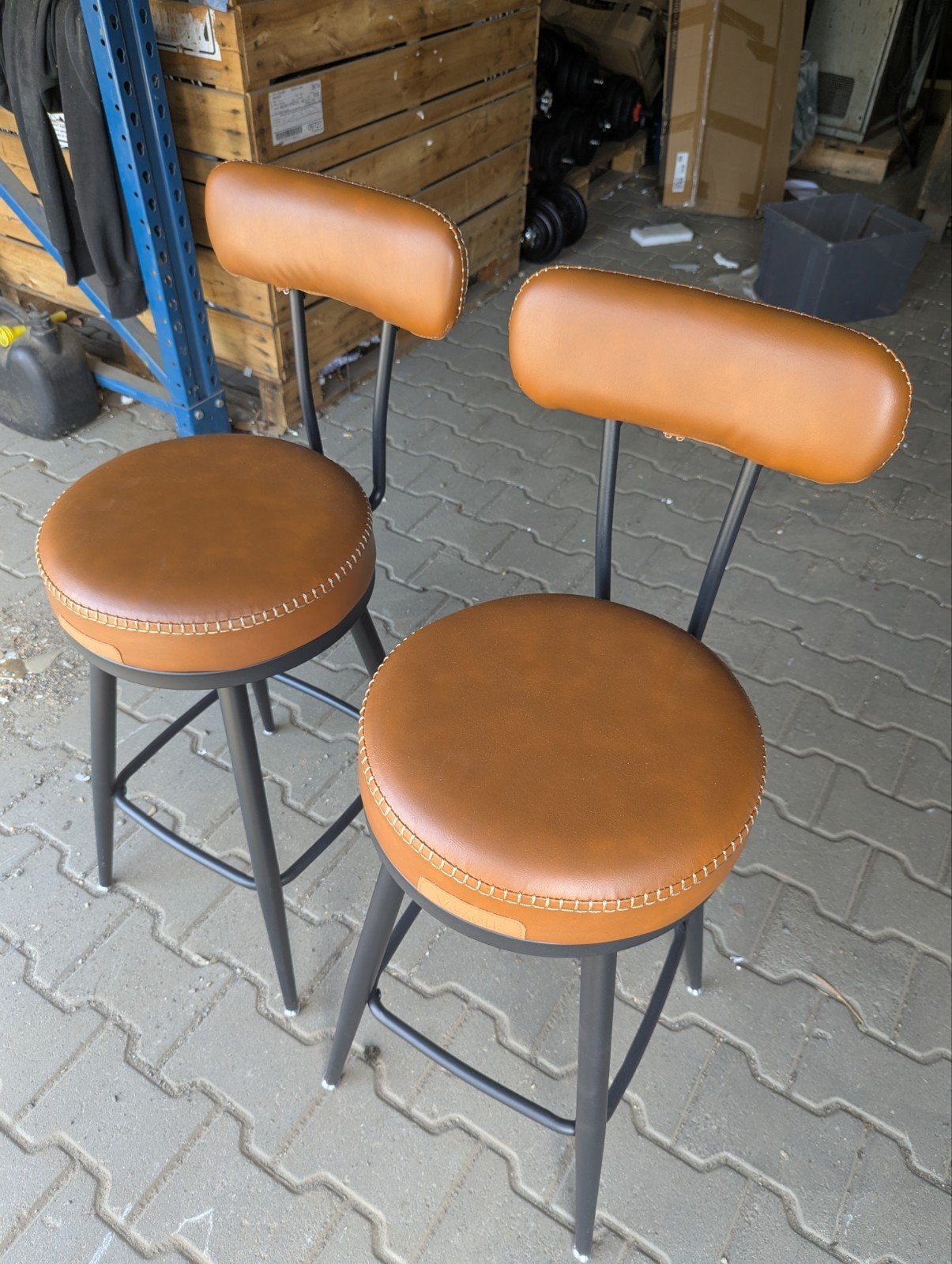 2x barkruk - vintage retro - zwart bruin - pu leer - nieuw, Ophalen, Draaibaar, Pruisische veldweg 220 Hengelo, Info@redealer.nl