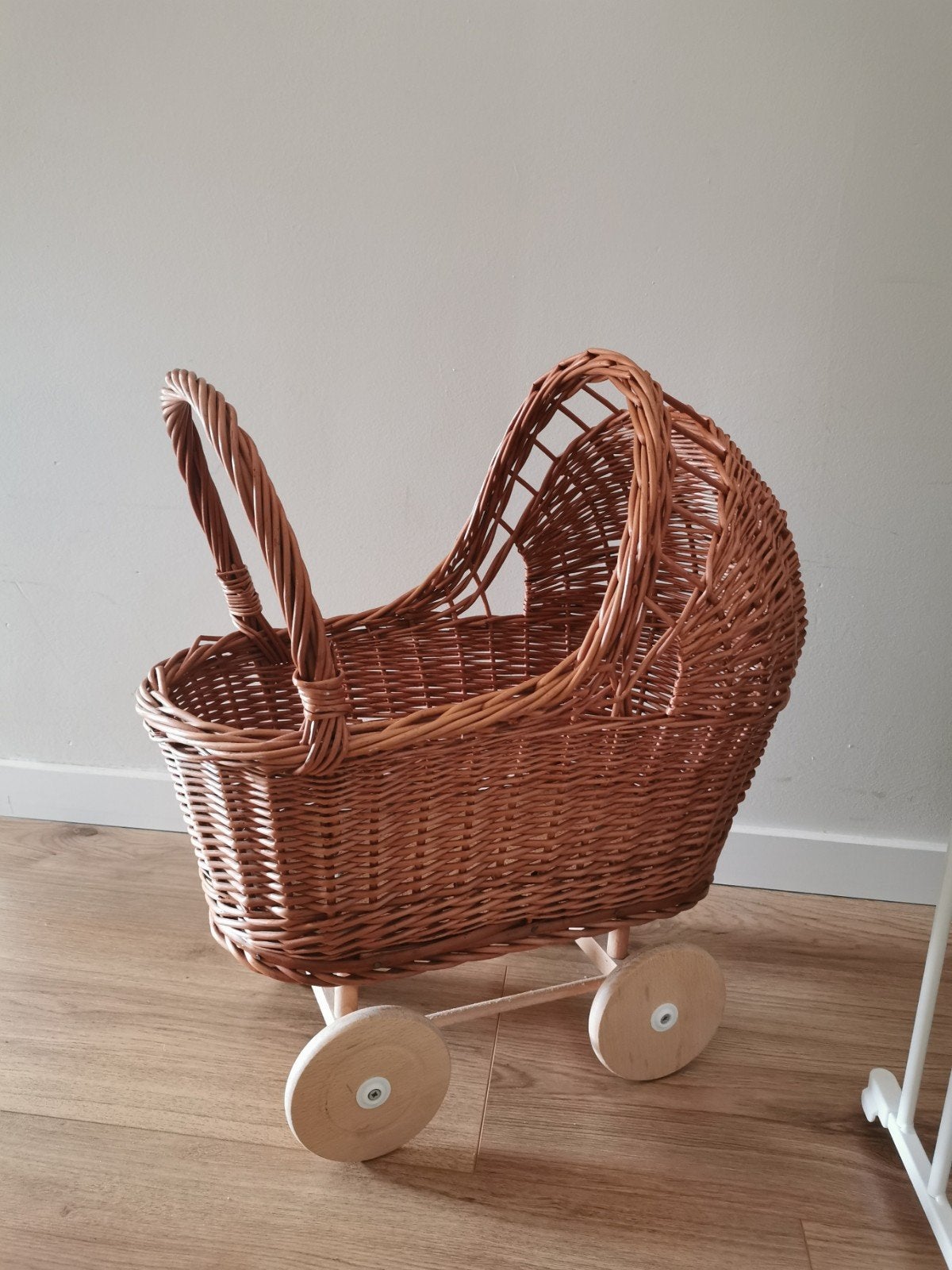 Rotan poppenwagen, Kinderen en Baby's, Speelgoed | Poppen, Ophalen, Gebruikt, Babypop