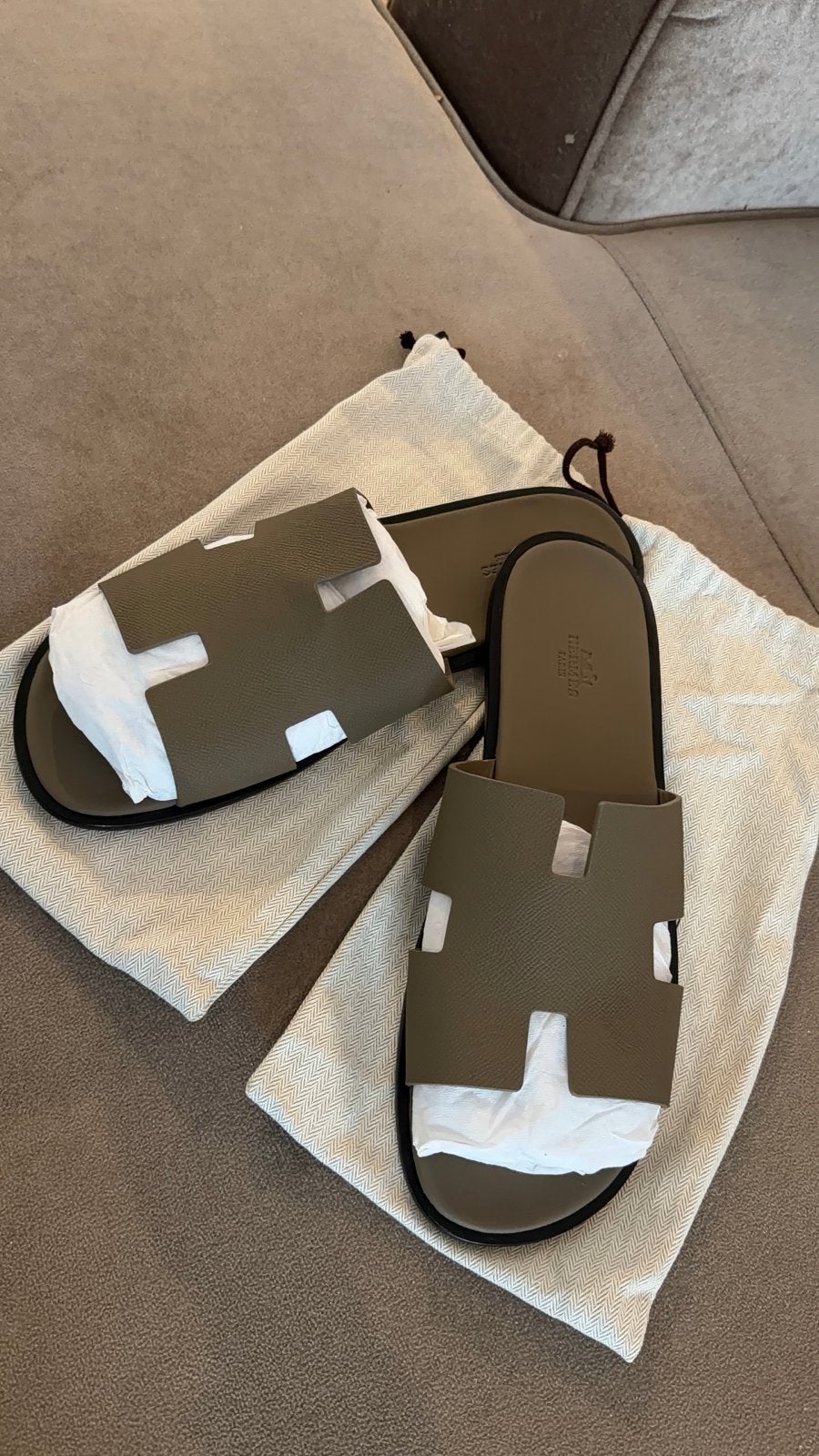 Hermes izmir slippers, Ophalen of Verzenden, Nieuw, Overige kleuren, Slippers