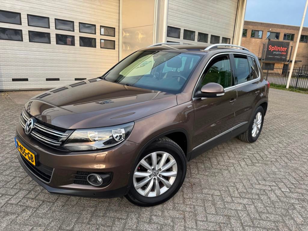 Volkswagen Tiguan 1.4 TSI Sport&Style DSG, Trekhaak, Cruise, Euro 5, 4 cilinders, Bruin, Alcantara