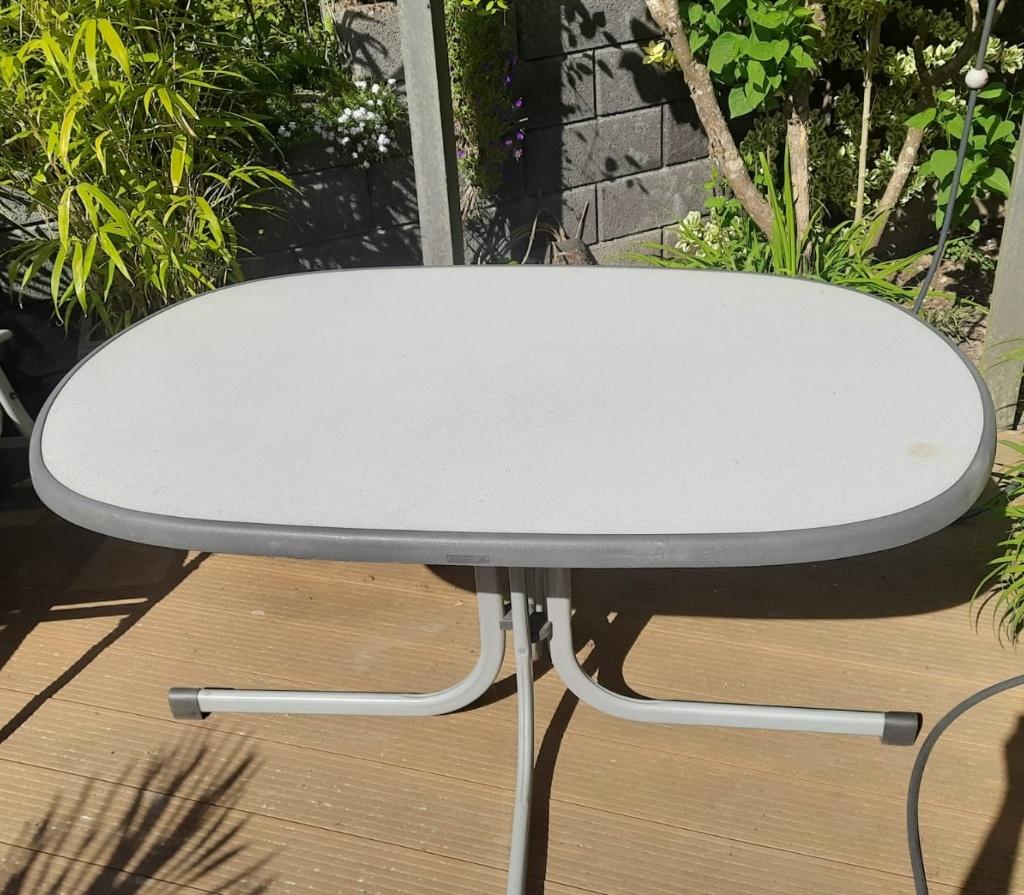 Tuintafel ovaal en weerbestendig, Ophalen, Gebruikt, Ovaal, Overige materialen