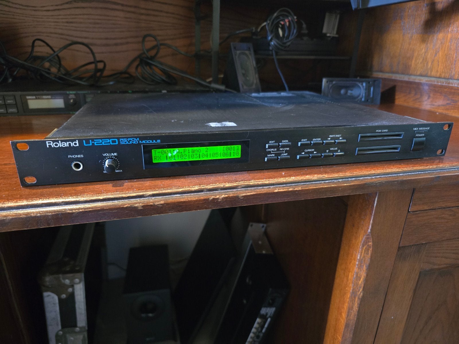 Roland U-220 RS-PCM Module Synthesizer, Roland, Zo goed als nieuw, Met midi-aansluiting, Overige aantallen