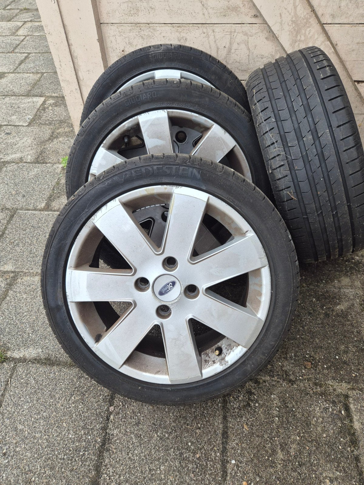 VERKOCHT Ford fiesta 2003 Vredestein Sportrac 5 banden met F, Ophalen, Gebruikt