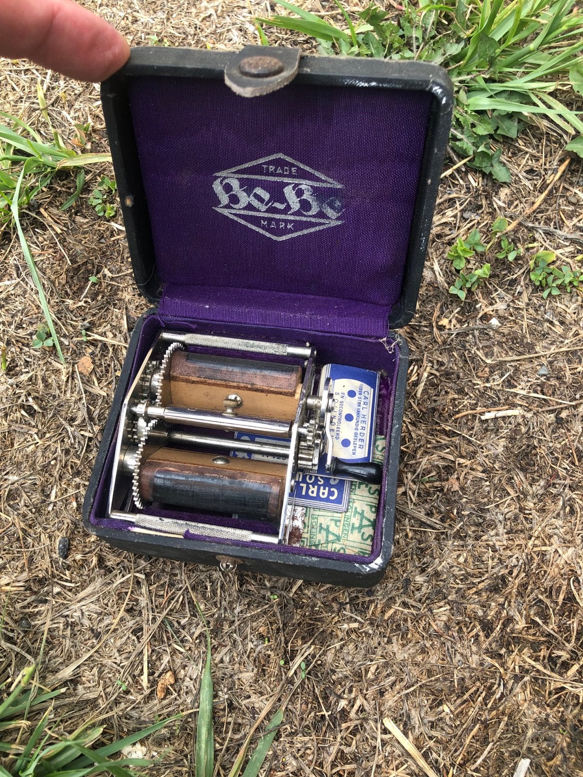 Vintage Be-Be scheermesjes slijper in originele doos, Antiek en Kunst, Ophalen of Verzenden