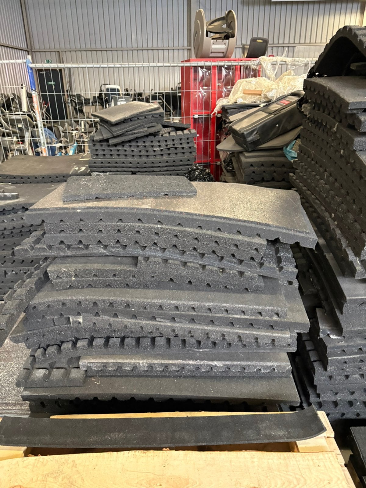 20 m 2 rubberen stal snij matten 4 cm dik mat, Dieren en Toebehoren, Stalling en Weidegang, Rubberen, 4 cm dik, Snij matten