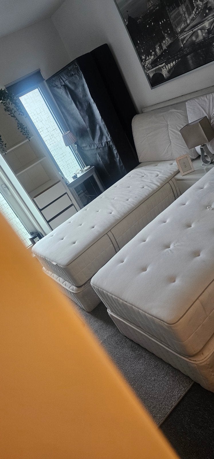 Renting bed room, Huizen en Kamers, Kamers te huur