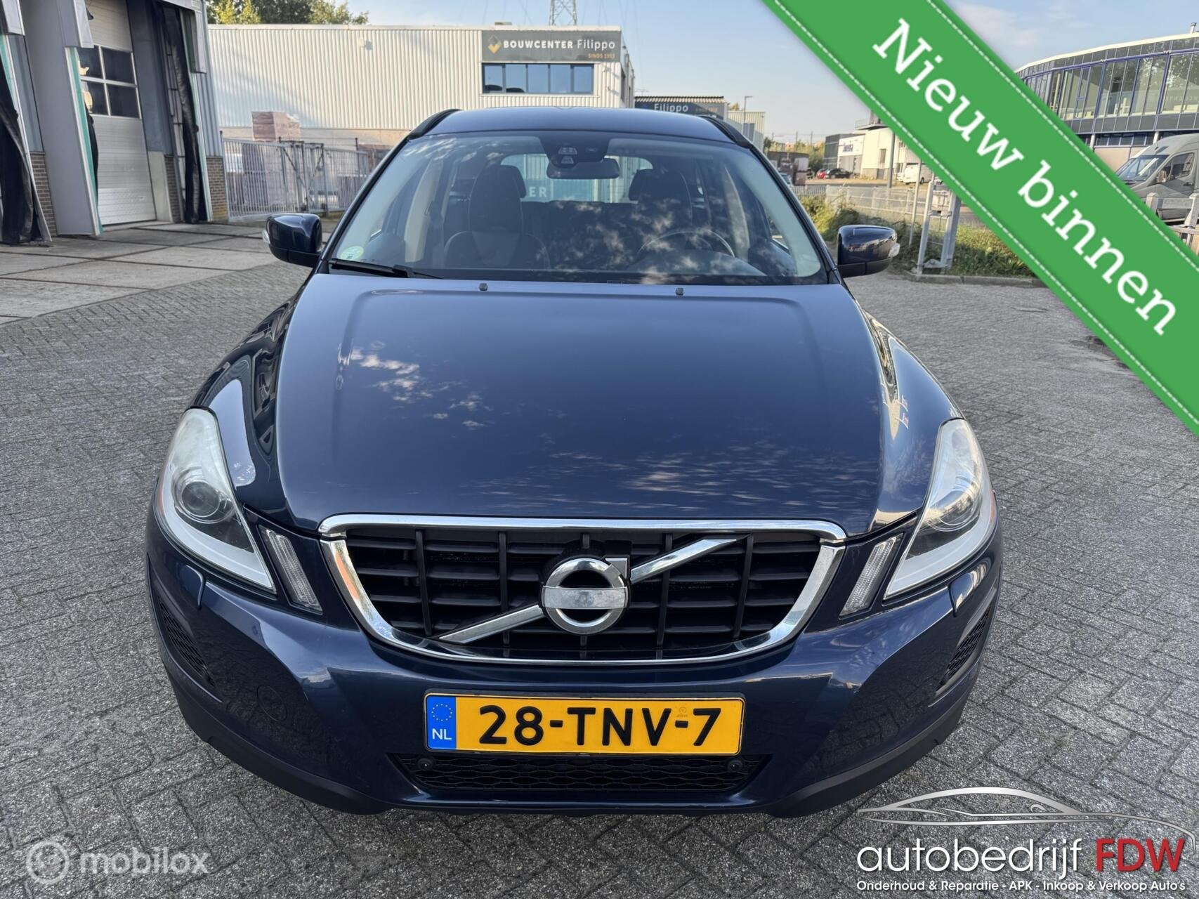 Volvo XC60 2.0 D3/XENON/AIRCO/PDC/TREKHAAK/LM VELGEN/NAP/, Auto's, Voorwielaandrijving, Euro 5, 1624 kg, Gebruikt