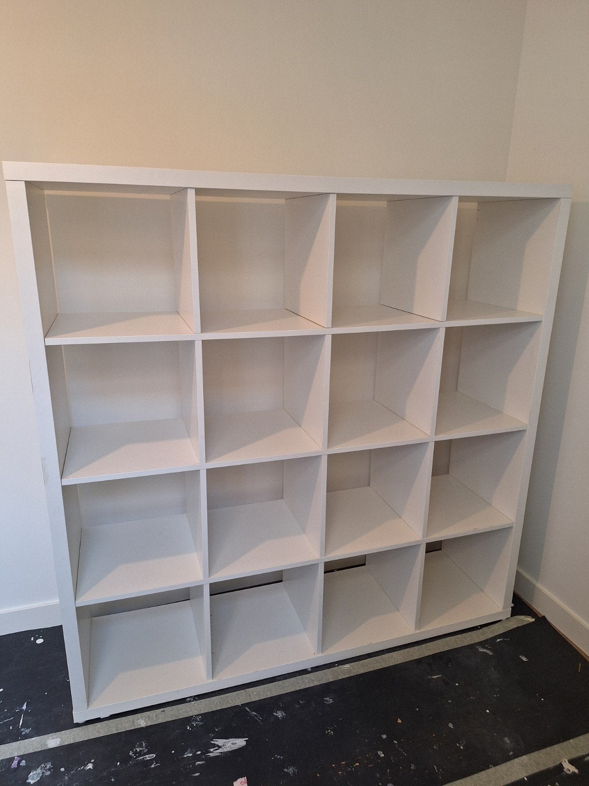 Vakkenkast Ikea, wit, 16 vakken, 147 x 147, Ophalen, Zo goed als nieuw
