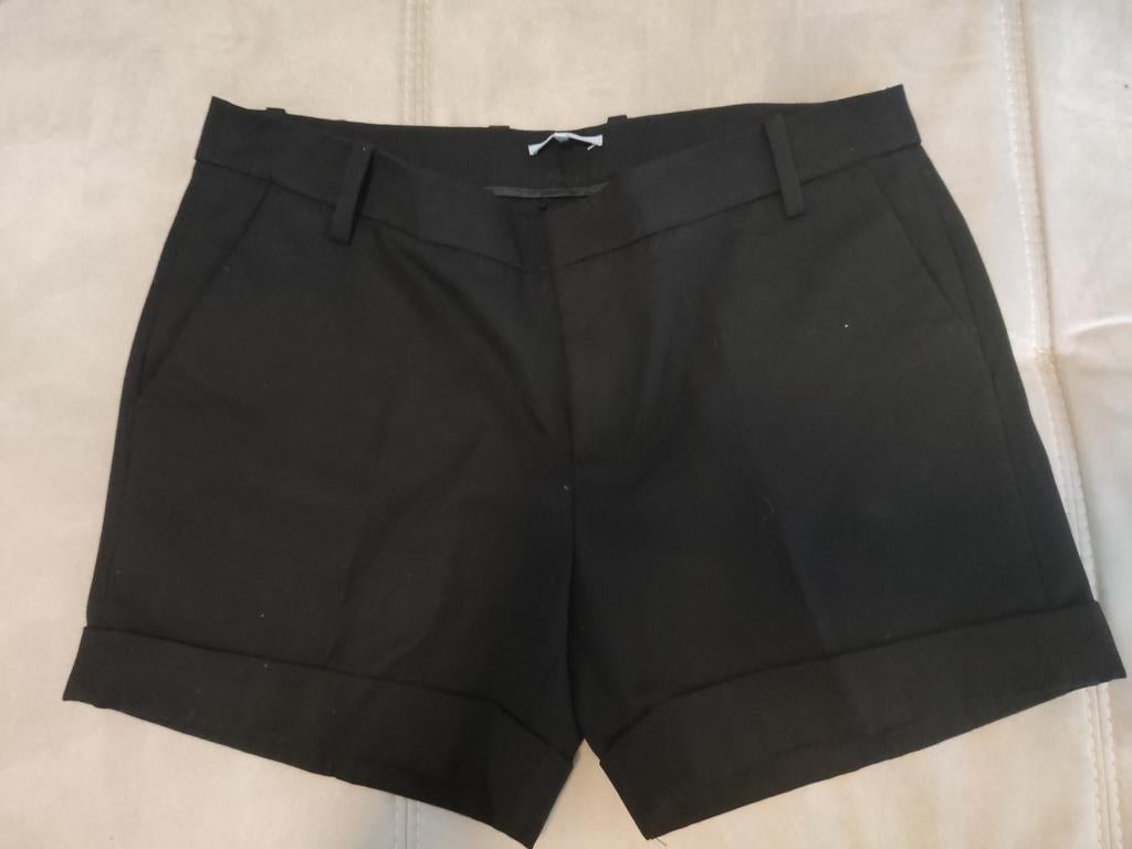 Zwarte korte broek maat 38, Kleding | Dames, Maat 38/40 (M), Kort, Zwart, Ophalen of Verzenden