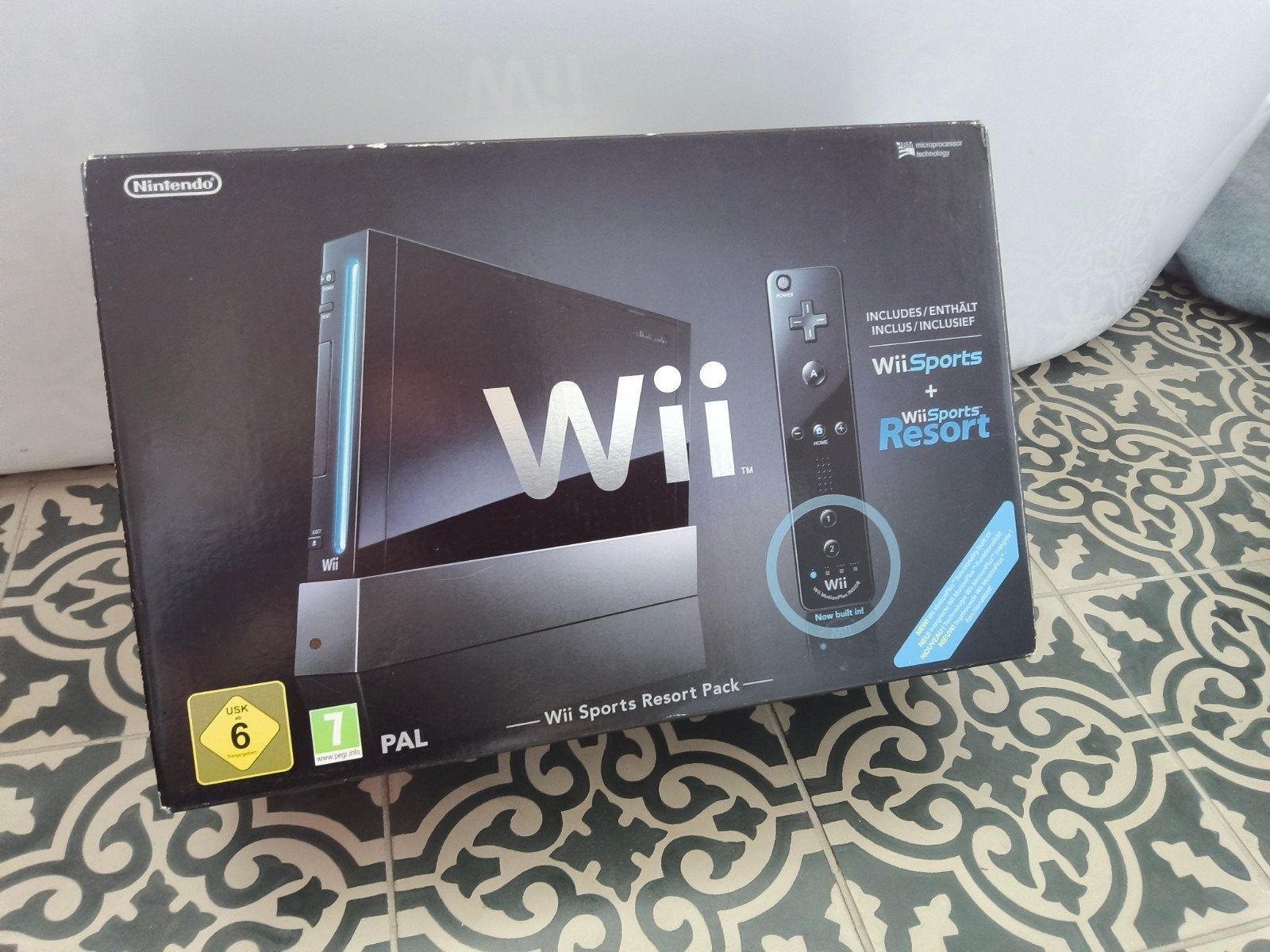 Wii Sports Resort Pack, Ophalen of Verzenden, Zo goed als nieuw, Met 2 controllers