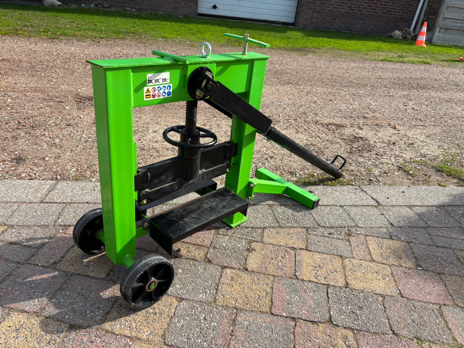 Te huur steenknipper stenenknipper klinkerknipper, Ophalen, Zo goed als nieuw
