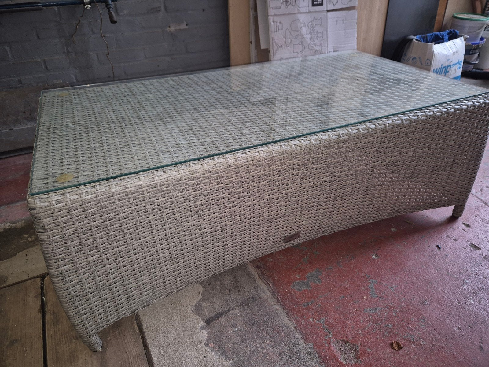 Stijlvolle Wicker Salontafel met Glazen Blad, Ophalen, Gebruikt, 100 tot 150 cm, Modern, Lounge