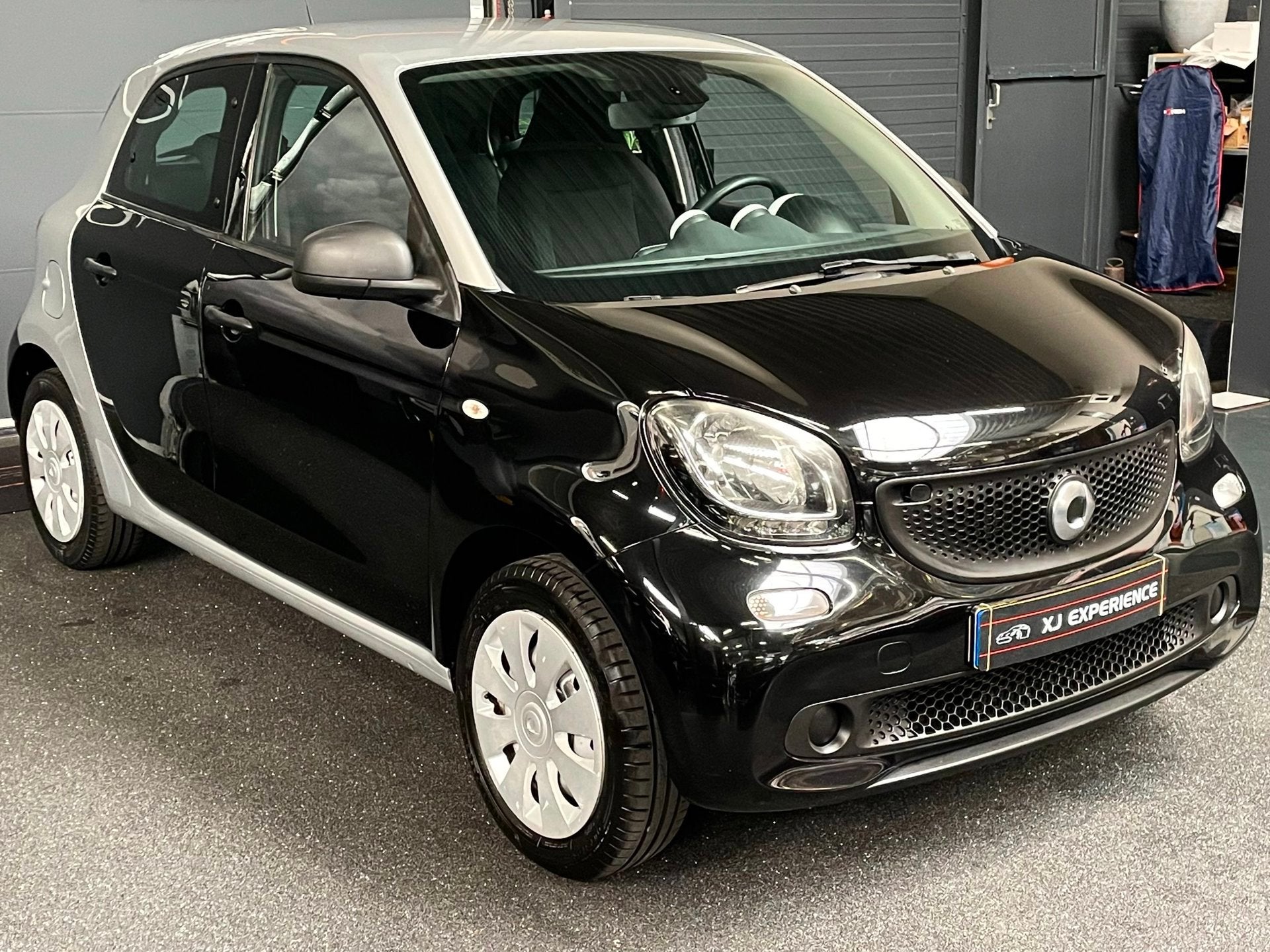 Smart Forfour 1.0 Pure AIRCO CRUISECONTROL NAP, Auto's, Gebruikt, Verwarmde buitenspiegels, 4 stoelen, Zwart