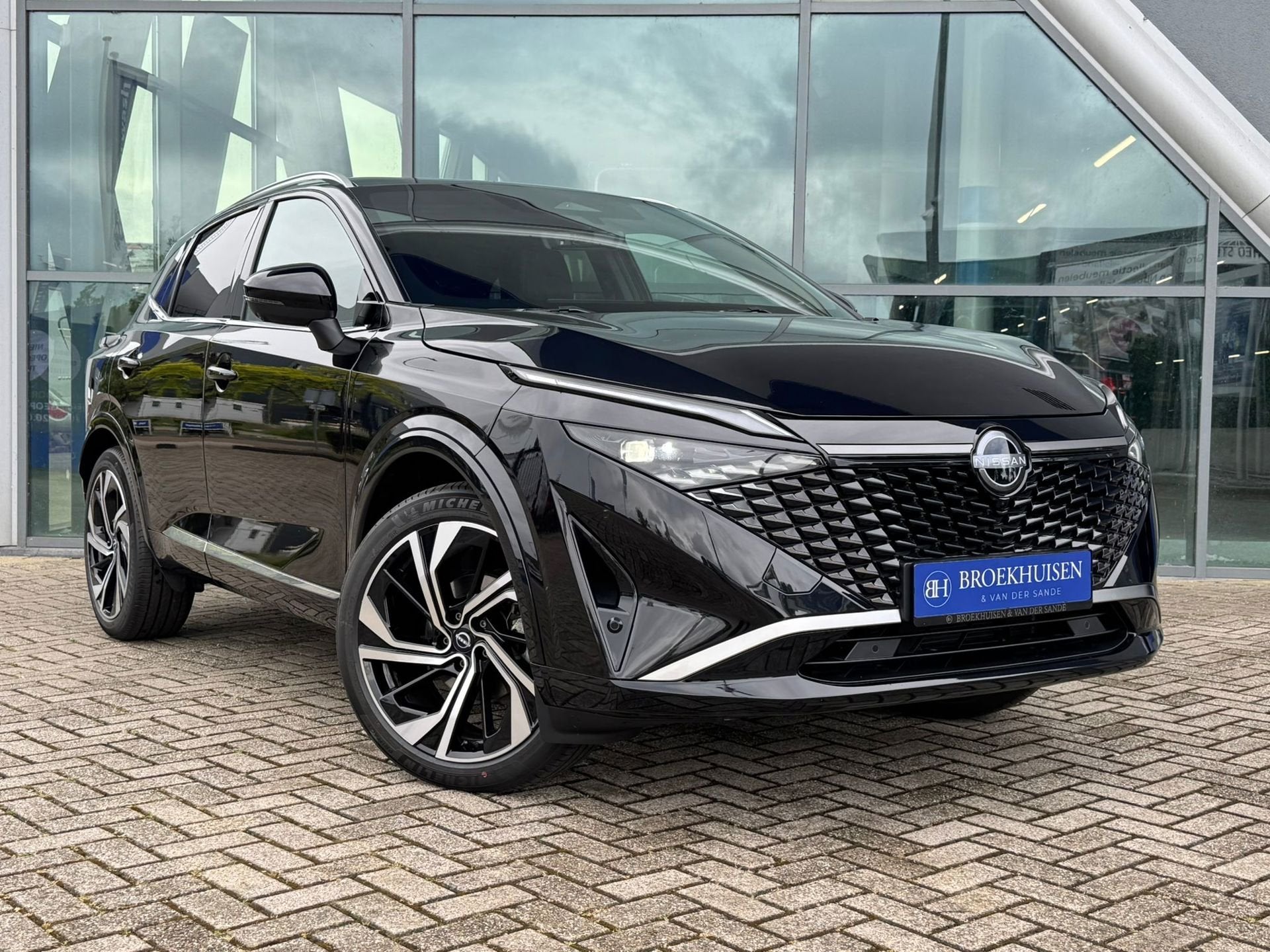 Nissan Qashqai 1.3 MHEV Xtronic Tekna Plus 158pk Massage sto, Zwart, 4 cilinders, Zwart, Bedrijf