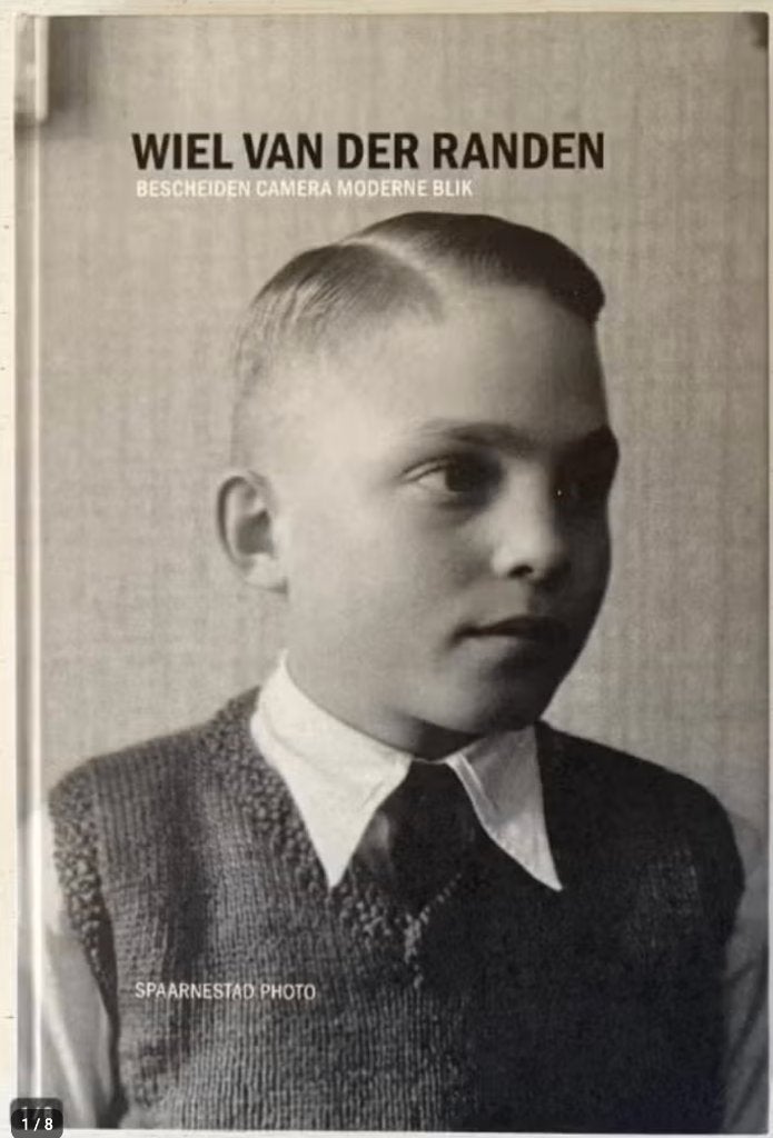 Wiel van der Randen - Bescheiden camera moderne blik, Ophalen of Verzenden, Zo goed als nieuw, Fotografen