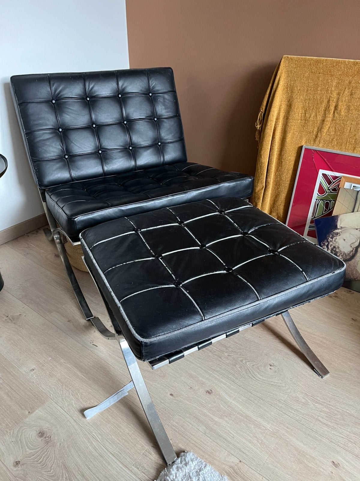 Barcelona Chair replica + Ottoman – €125, Ophalen, Gebruikt, Zwart, Leer
