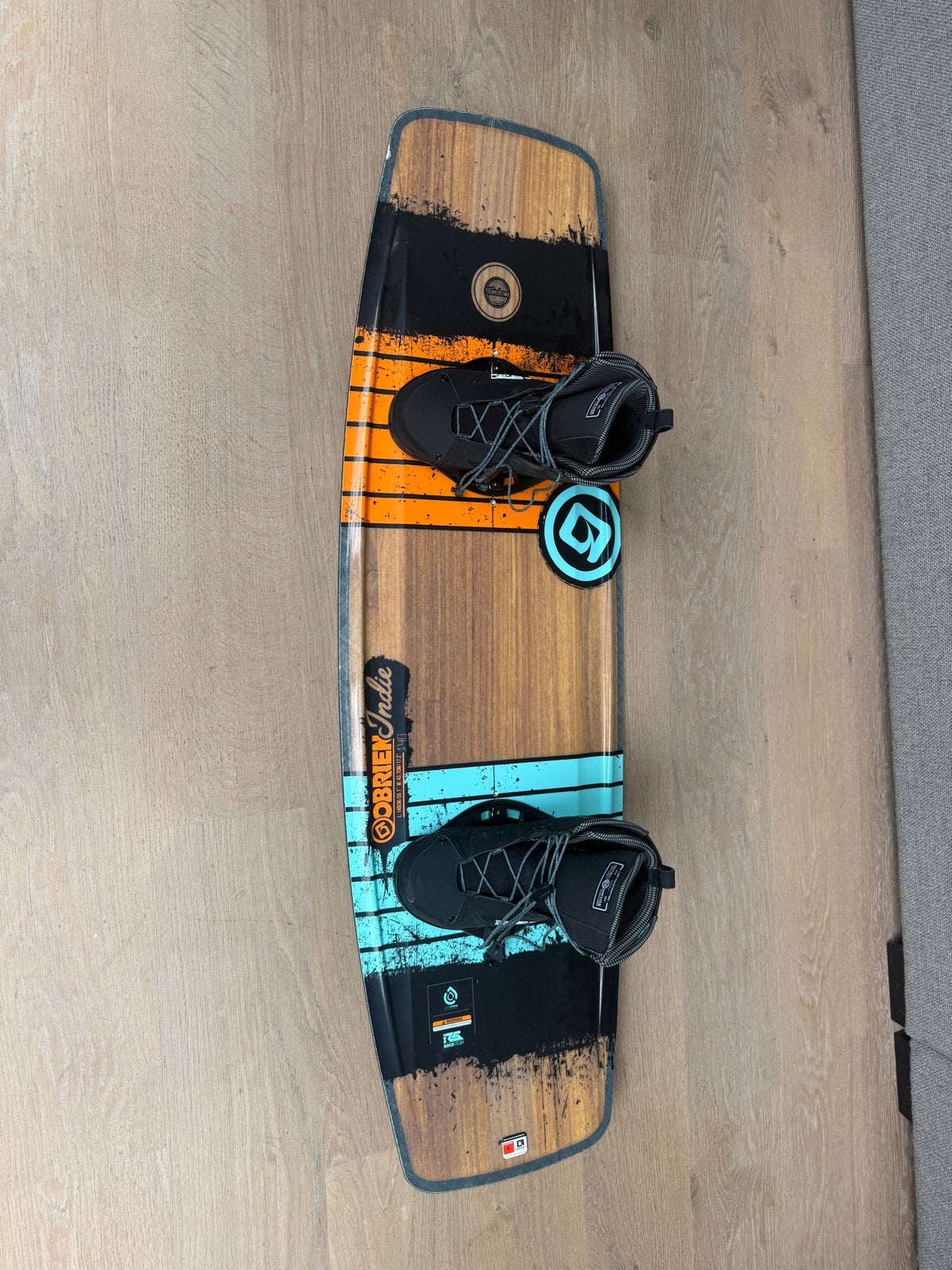 Wakeboard O'Brien Indie met bindingen (maat 43-47), Watersport en Boten, Ophalen, Zo goed als nieuw, Board en Schoenen