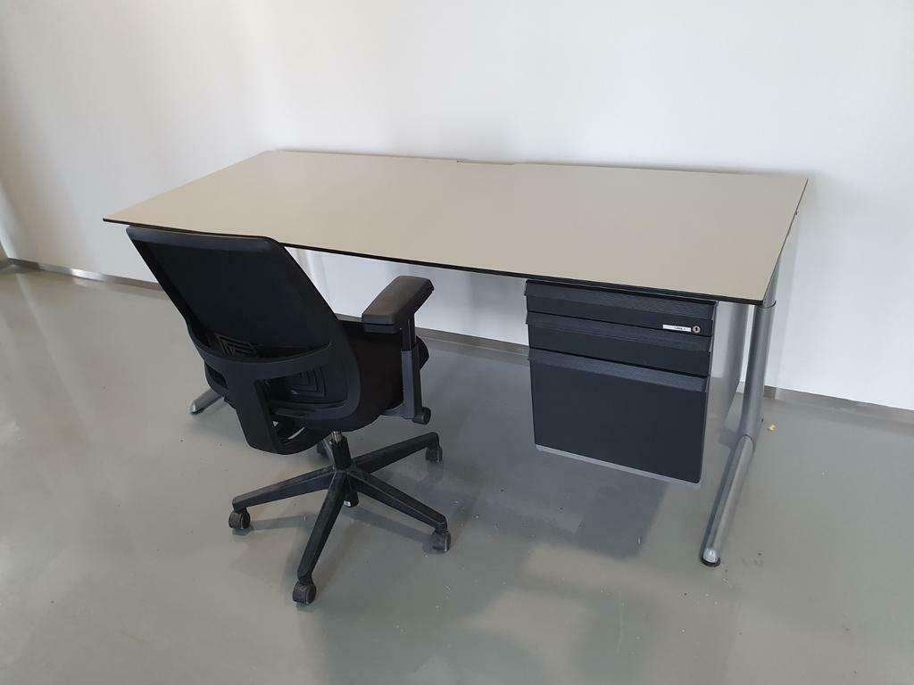 Ahrend 500 bureau 200x80 met of zonder ladeblok (16 beschik), In hoogte verstelbaar, Kofferen 60, 5492 BP Sint-Oedenrode, Ophalen of Verzenden