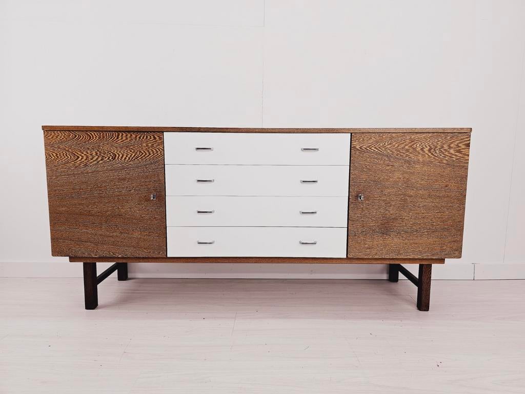 Vintage mid-century dressoir, 1970's televisiemeubel., Huis en Inrichting, Kasten | Dressoirs, Gebruikt, Met deur(en), ., 150 tot 200 cm