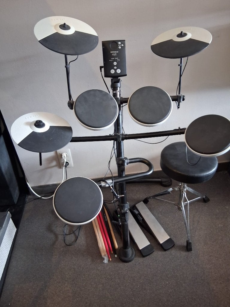 elektronisch drumstel met krukje, Muziek en Instrumenten, Ophalen, Gebruikt, Roland, Elektronisch