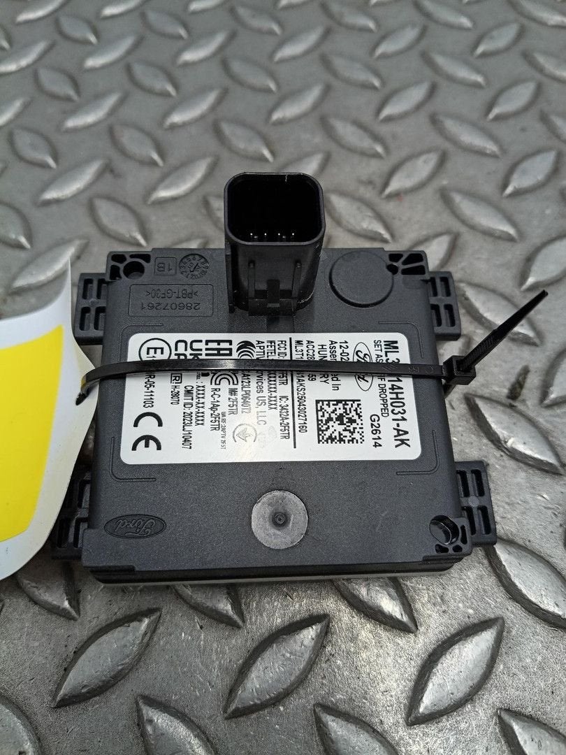 FORD PUMA Titanium  SENSOR RADAR ML3T14H031AK 2025, Ophalen of Verzenden, Gebruikt, ARN erkend