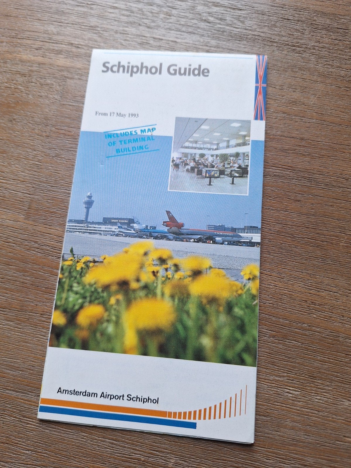 Schiphol Guide Amsterdam Airport - 1993, Ophalen of Verzenden, Zo goed als nieuw, Amsterdam Airport Schiphol, Folder