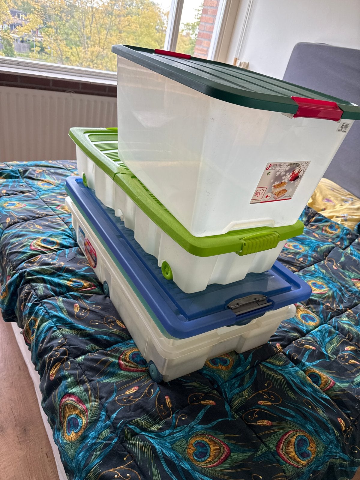 4x Opbergboxen met wielen - Transparant met gekleurde deksel, Ophalen, Kunststof, Gebruikt, 50 tot 100 cm