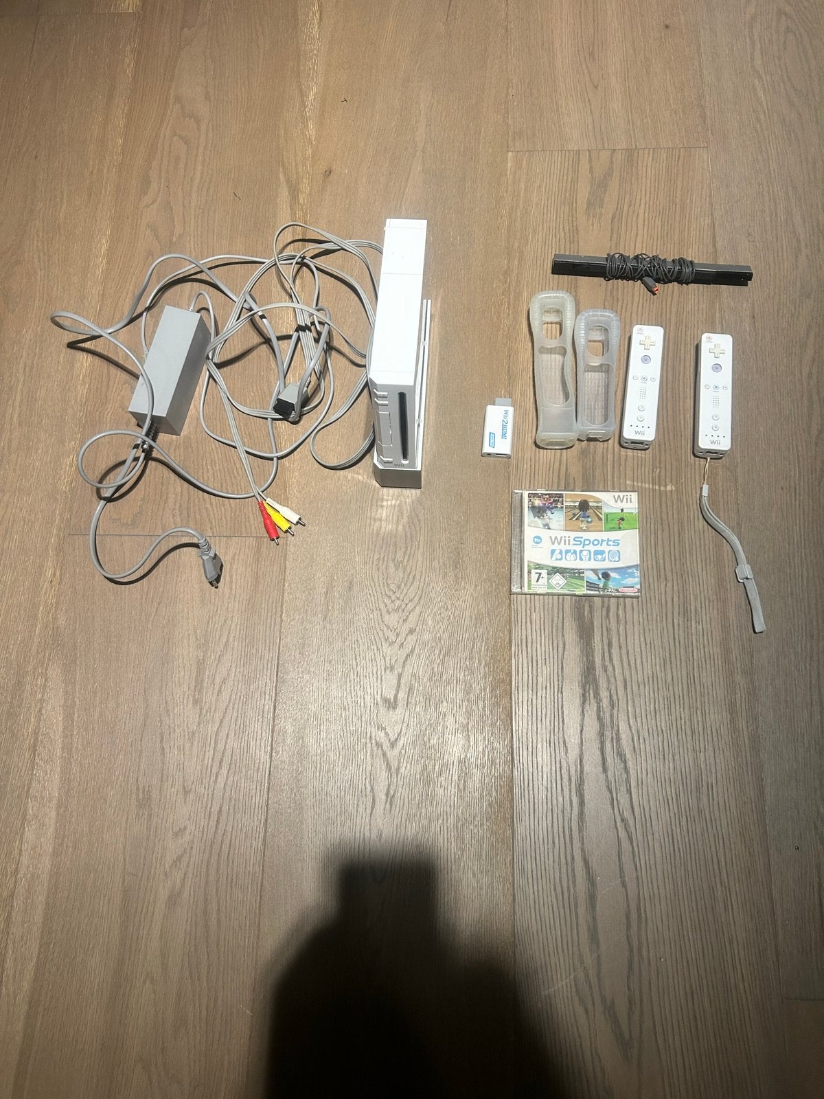 Wii Console met accessoires en Wii Sports, Spelcomputers en Games, Ophalen of Verzenden, Gebruikt, Met 2 controllers, Met games