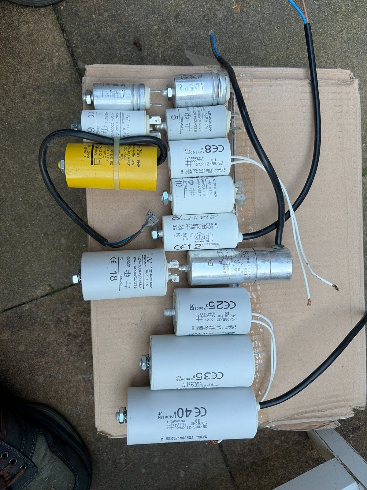 Diverse condensatoren 1uF tot 40uF. Meerdere beschikbaar.., Ophalen of Verzenden, Nieuw