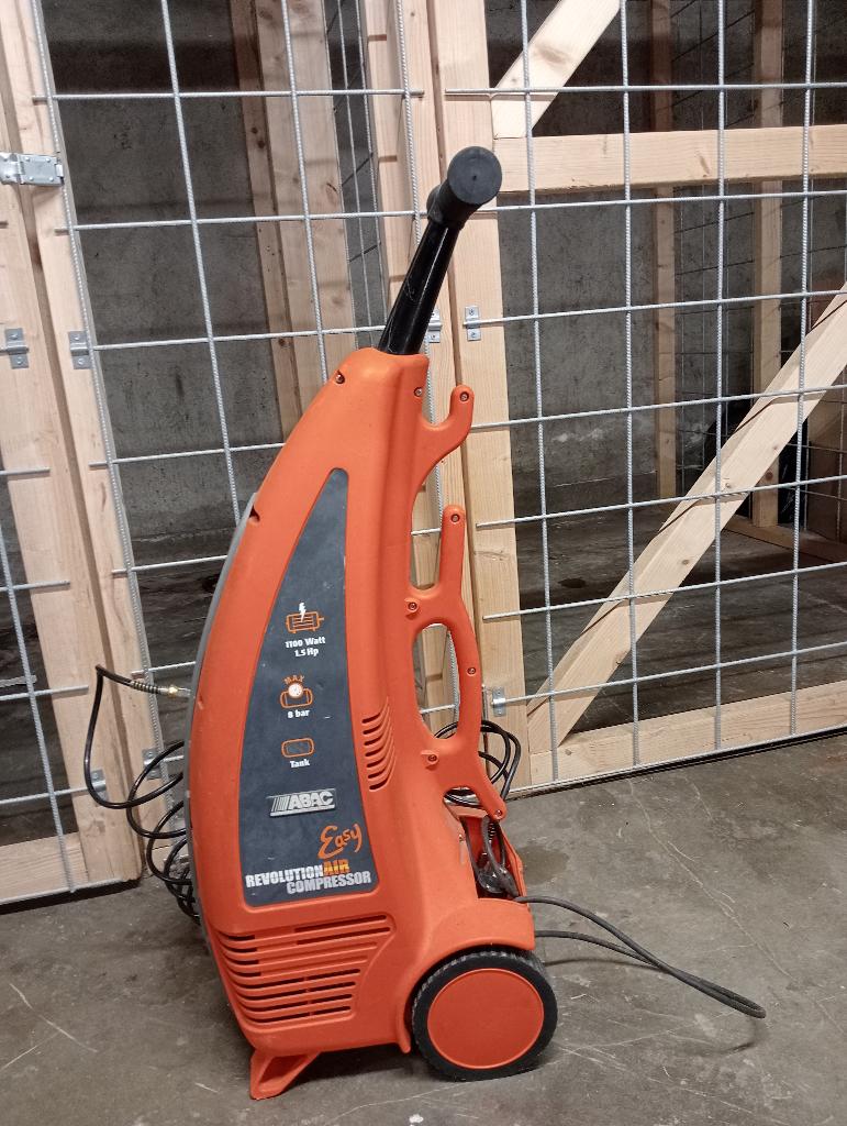 EASY  AIR COMPRESSOR, Minder dan 25 liter, Ophalen, Zo goed als nieuw, Minder dan 200 liter/min