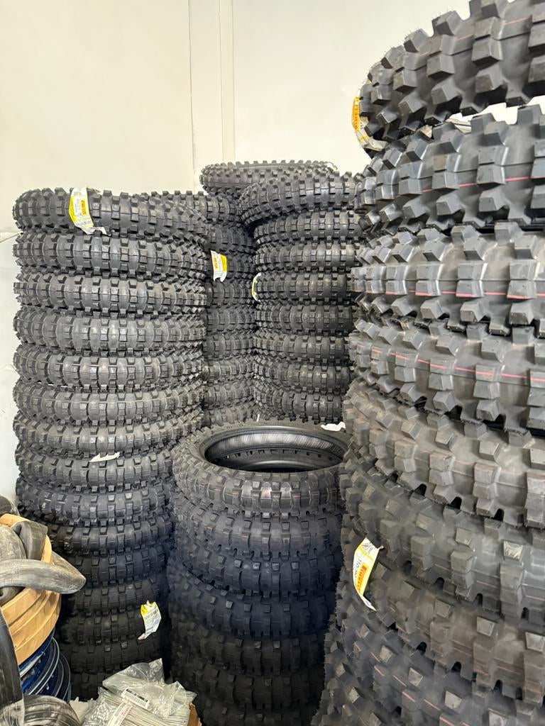 Mx banden pirelli mid soft 19 inch 110 en 120 breedt, Ophalen of Verzenden