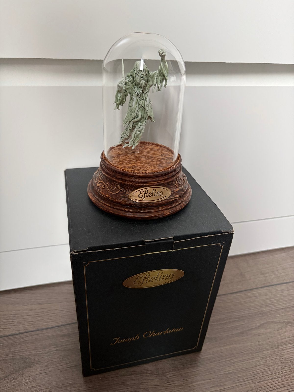 Efteling Joseph Charlatan Premium Souvenir 2025, Ophalen of Verzenden, Nieuw, Beeldje of Poppetje