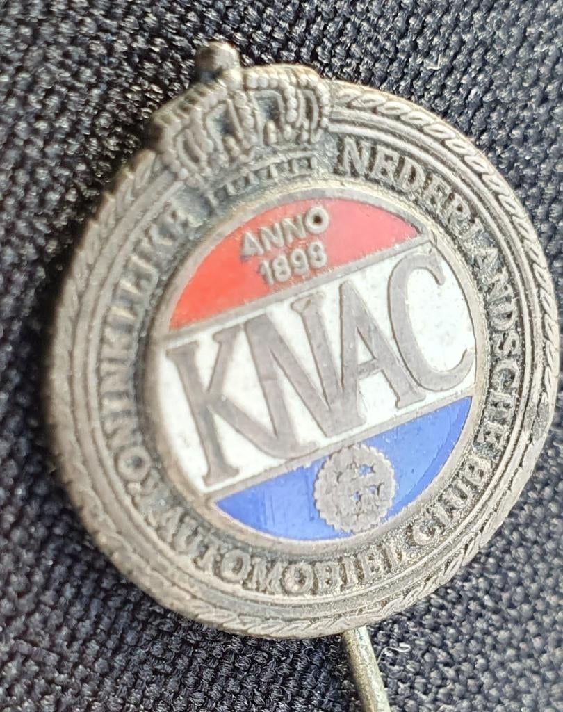 Speld KNAC, geëmailleerd, Verzamelen, Verzenden, Zo goed als nieuw, Transport, Speldje of Pin