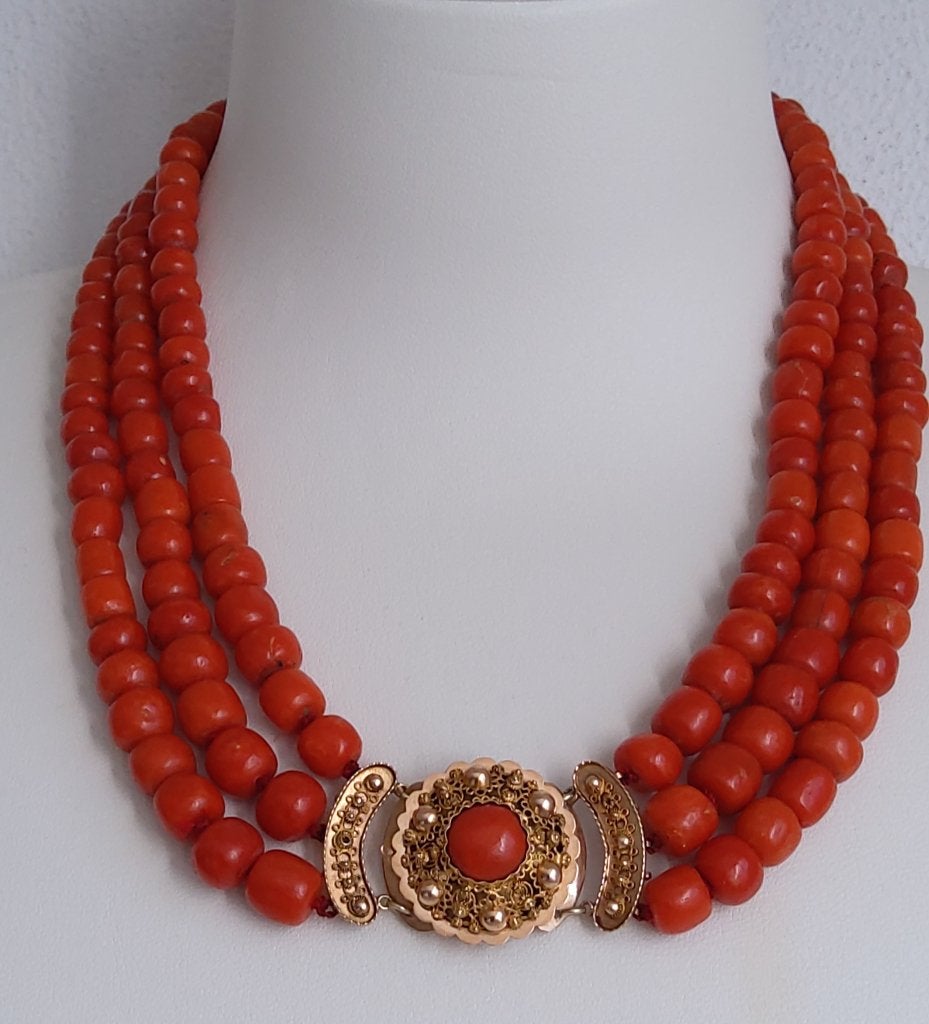 Antiek bloedkoraal met een 14 karaat gouden slot, Sieraden, Tassen en Uiterlijk, Antieke sieraden, Verzenden, Goud, Ketting, Met edelsteen
