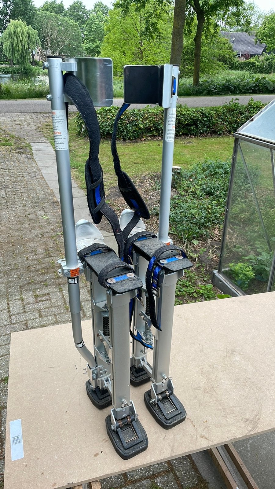Stelten stuc plafond, Ophalen