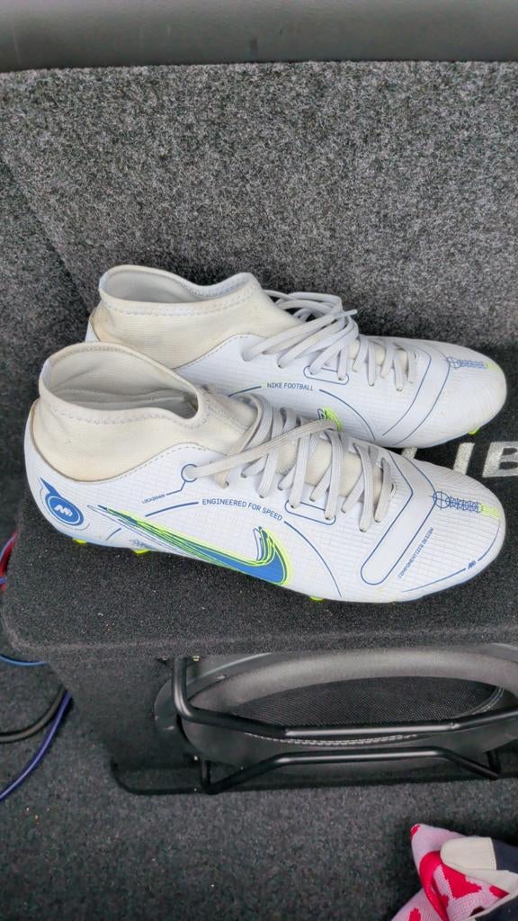 Voetbalschoenen maat 42, Ophalen of Verzenden, Nieuw, Schoenen