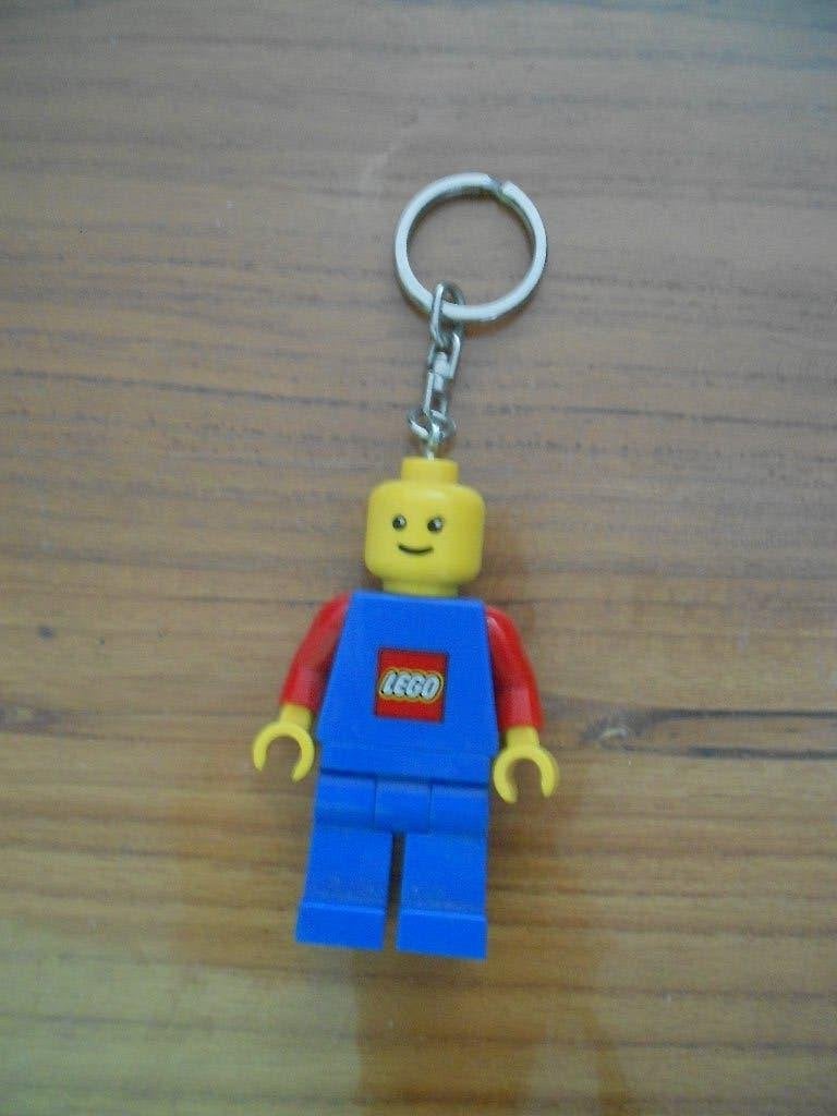 blauw lego poppetje sleutelhanger met licht, Ophalen, Gebruikt, Merk
