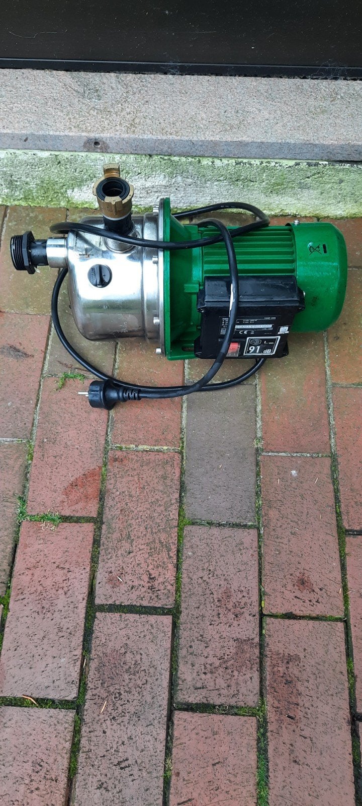 Tekoop pomp met 25 meter slang, Ophalen, Beregeningspomp