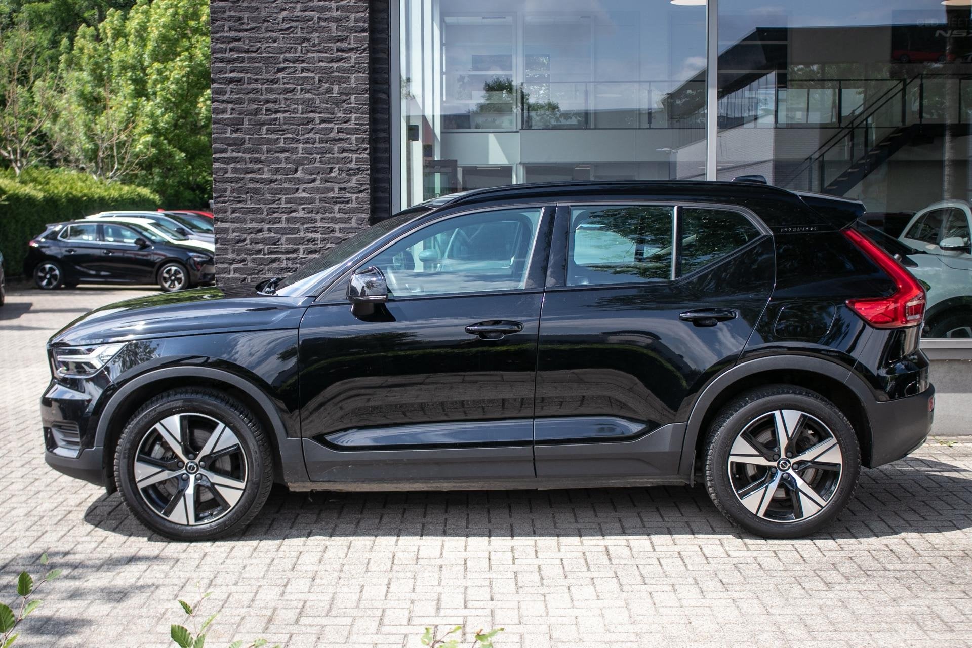 Volvo XC40 Recharge Core | Stoel/stuurverw. | Carplay | Navi, Stof, Gebruikt, 422 km, Zwart