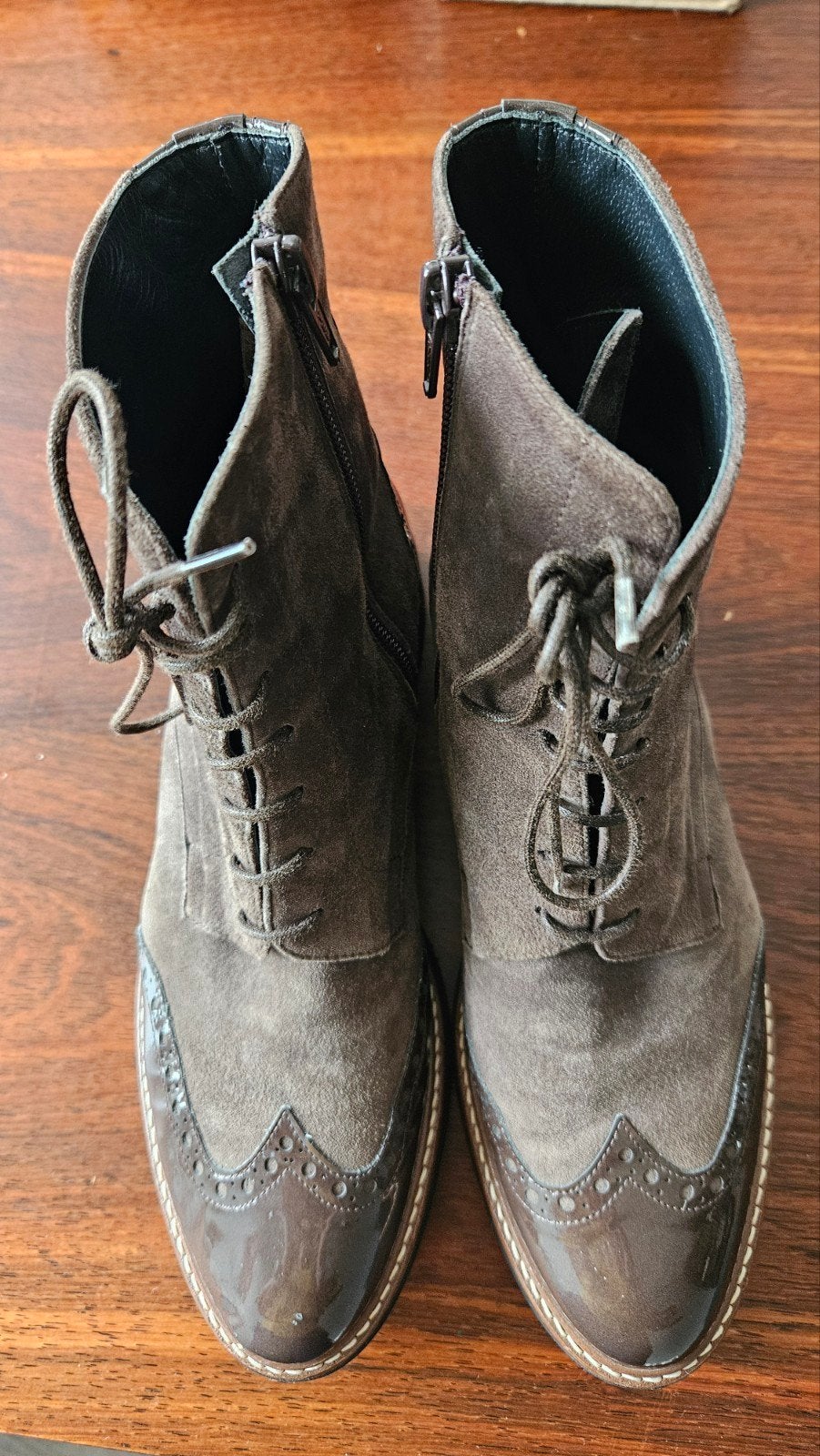 Prachtige Lilian Suède & Lakleer Veterboots – Taupe – Maat 3, Ophalen, Zo goed als nieuw, Bruin