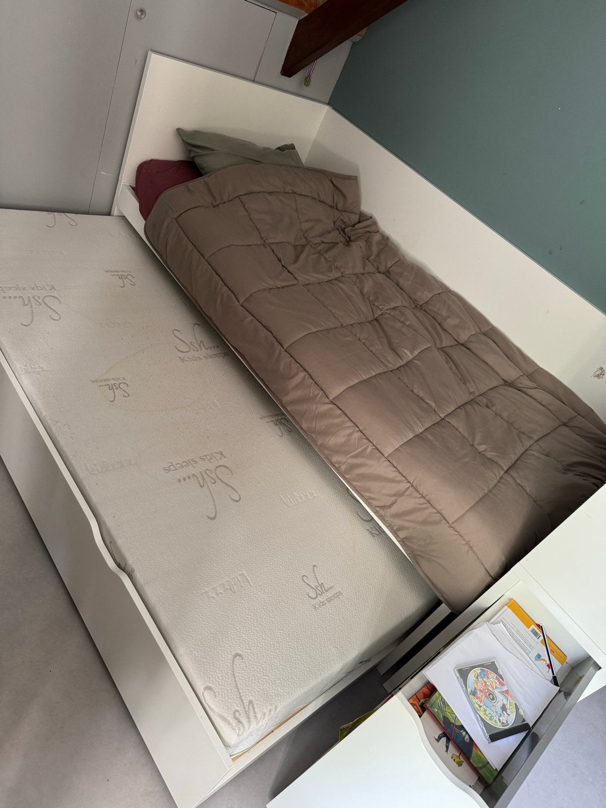 IKEA uitschuifbaar bed, incl. lattenbodems, Ophalen, 90 cm, Eenpersoons, Wit